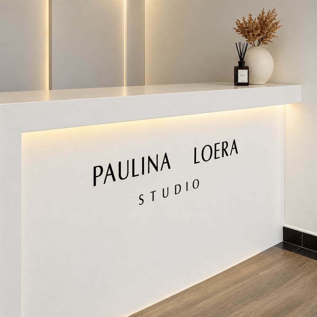 Letrero de Paulina Loera Studio